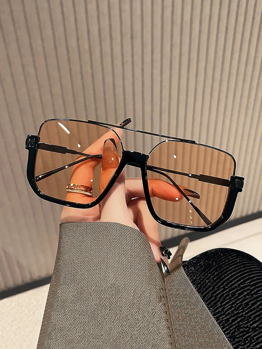 Babe Type Retro Oversized Aviator Sunglasses